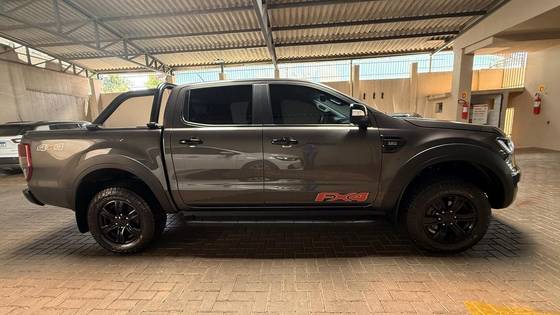 FORD RANGER 3.2 FX4 4X4 CD 20V DIESEL 4P AUTOMÁTICO